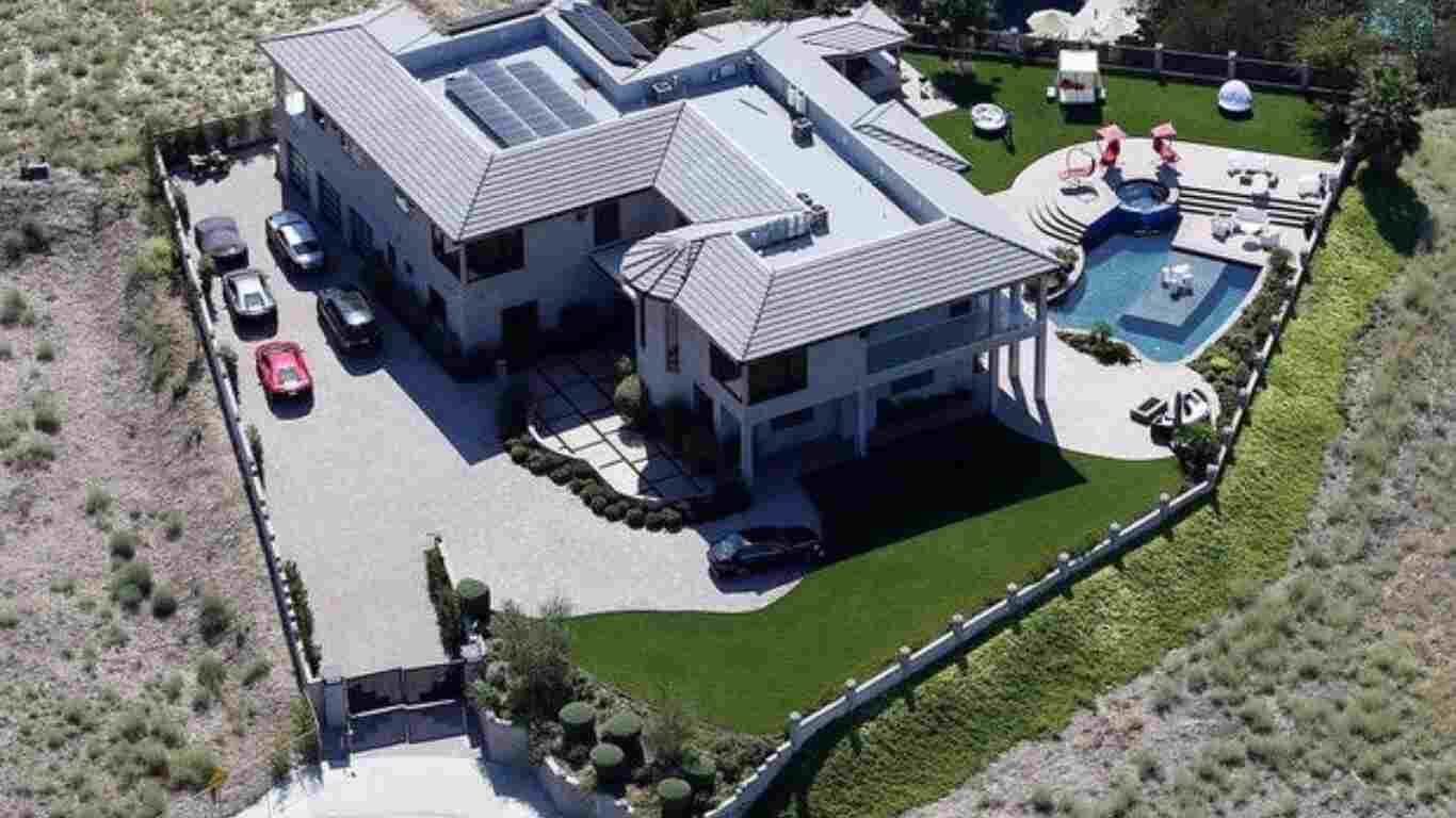 chris brown house