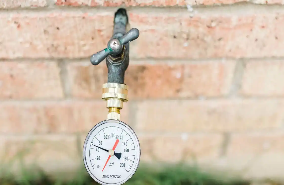 what pressure should water be in the house