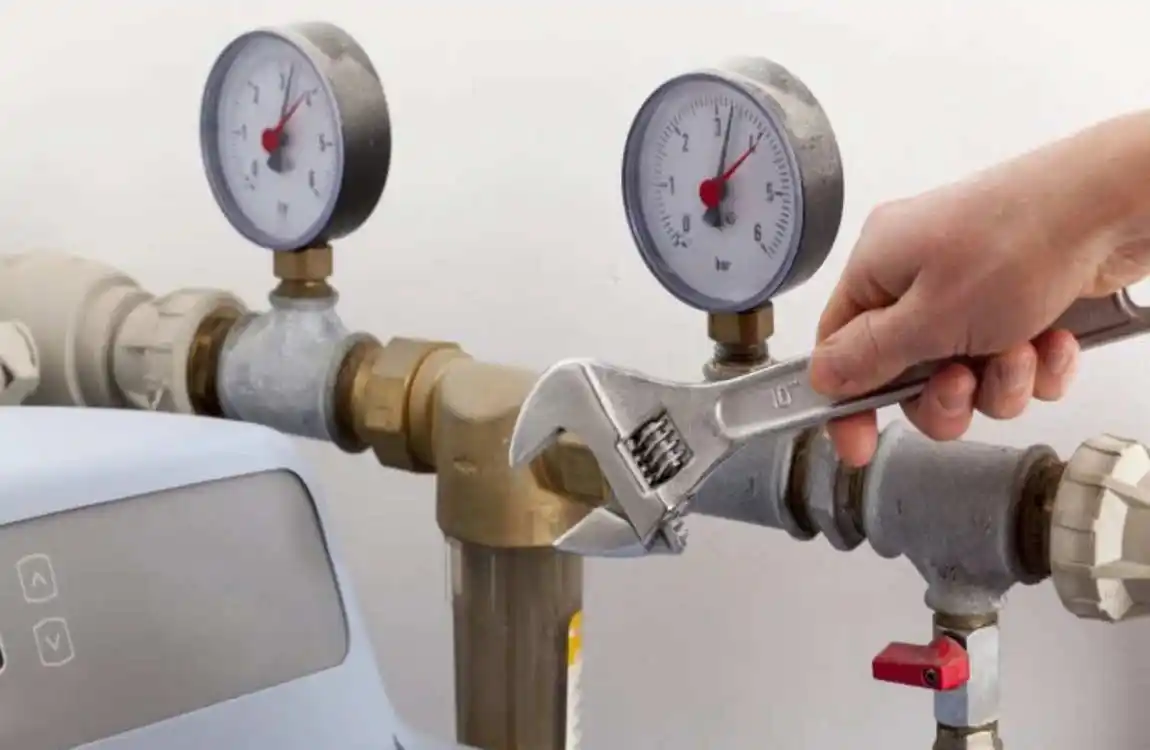 what pressure should water be in the house